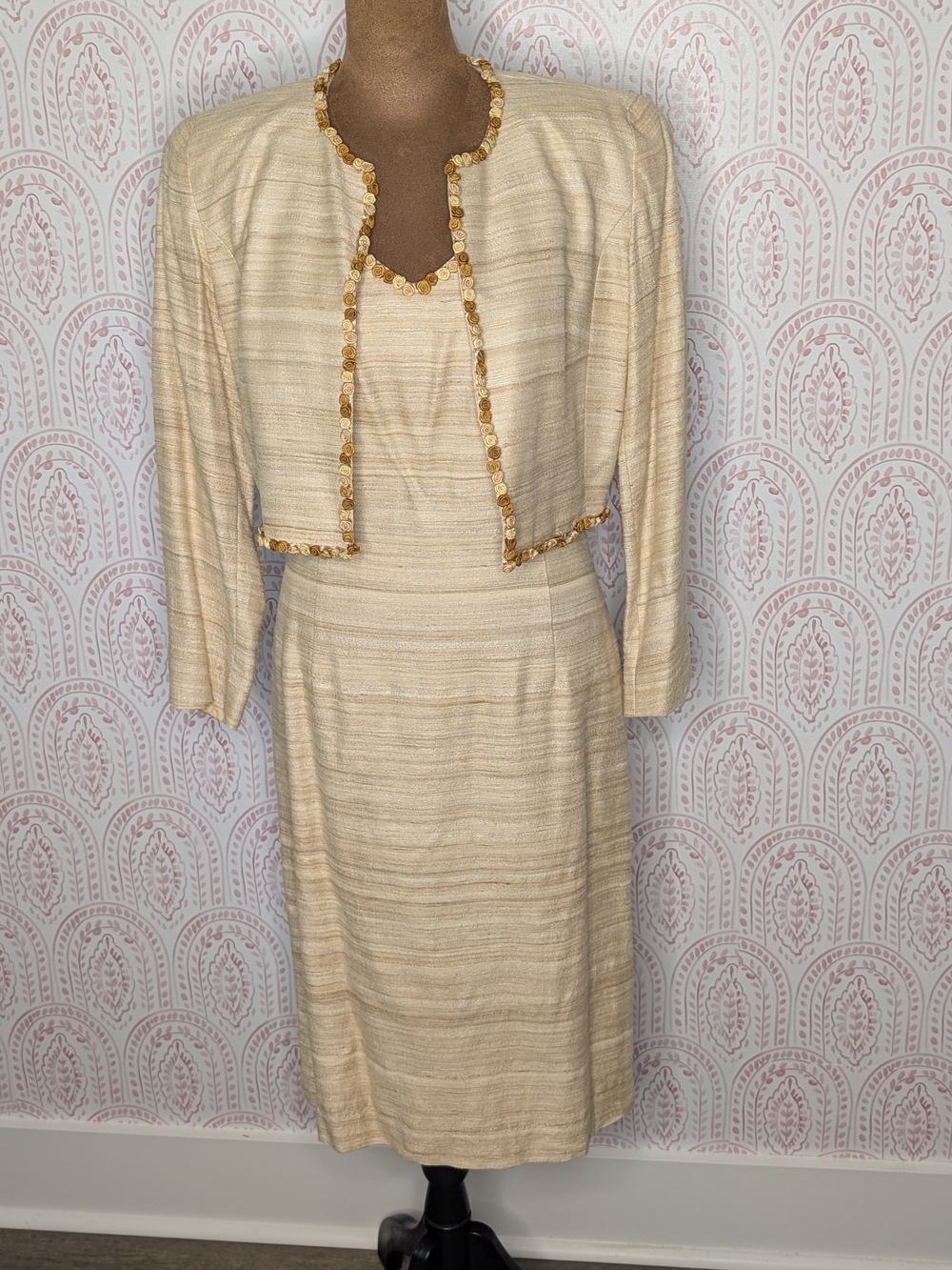 Vintage Bigio Cream Textured Two-Piece Dress With Rose Trim